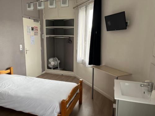 Hotel Aux Bons Amis Reims Bagian luar foto